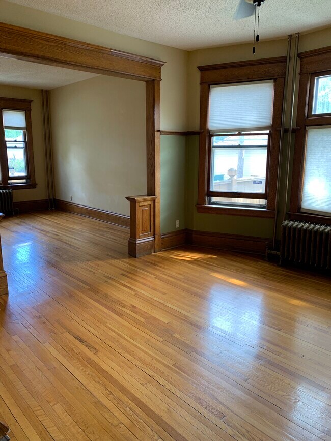 Building Photo - 297 Dewey St