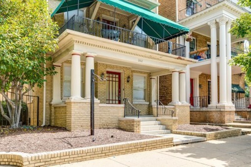 Primary Photo - 2606 Monument Ave