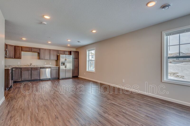 Foto principal - 12608 Pond View Rd