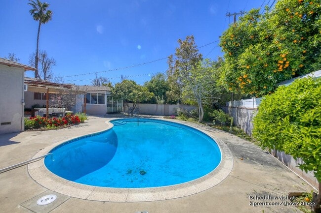 Building Photo - 10045 Wisner Ave