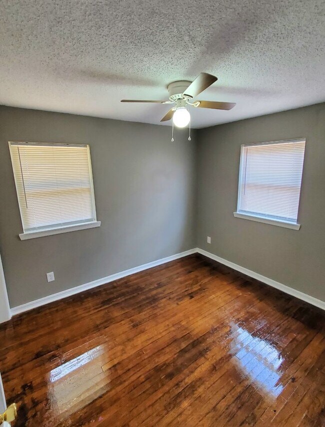 Foto del edificio - 3 bed 1 bath in Midwest City