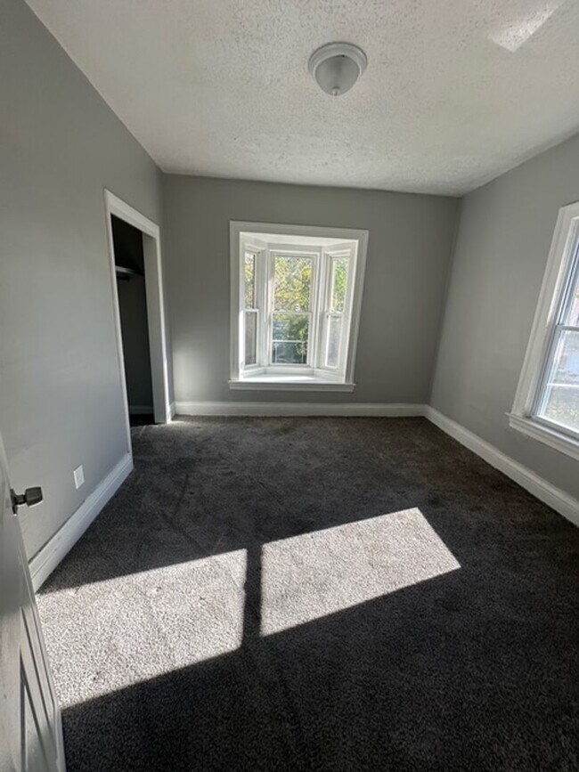 Foto del edificio - 104-104.5-1045 Bernard St