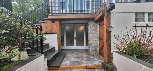 Building Photo - 10 Marlorville Rd