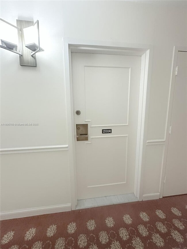 Foto del edificio - 2500 Parkview Dr