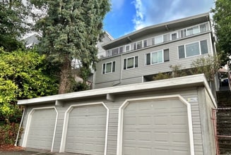 Building Photo - 2567-2569 13th Ave W