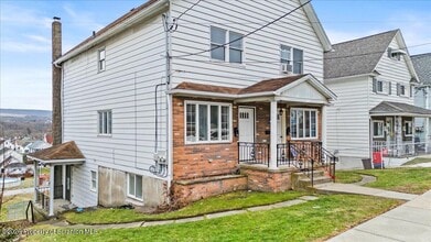 Building Photo - 714 Carmalt St