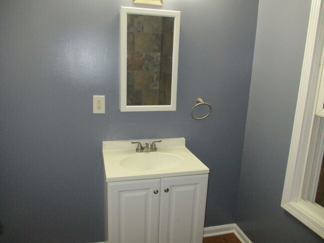 Foto del edificio - 3 Bedroom 1 Bath