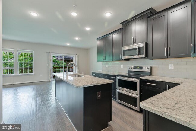 Building Photo - 13944 Hollow Wind Way