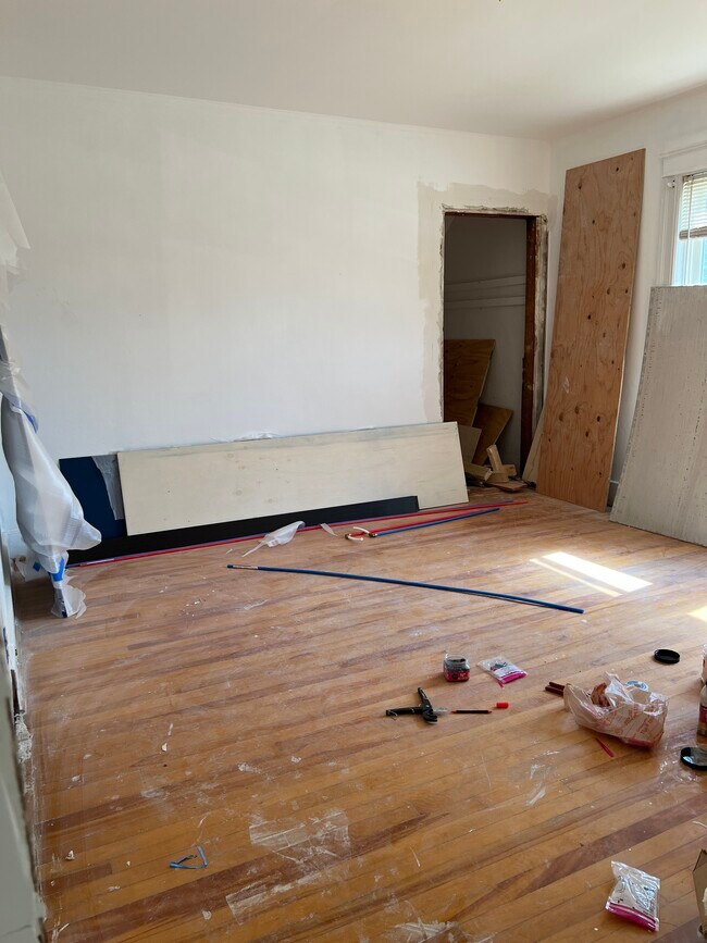 Building Photo - 42 Stafford St