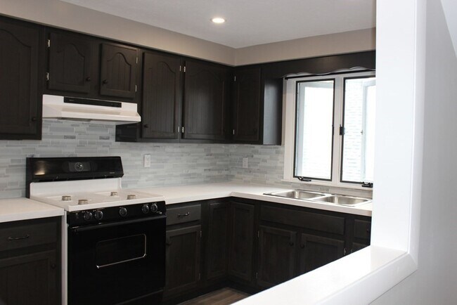 Foto del edificio - 238 Harwich St