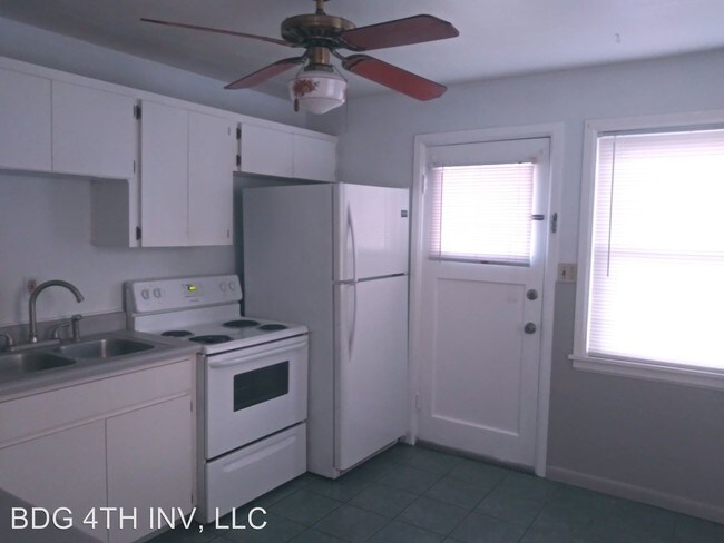 Building Photo - 2 br, 2 bath House - 425 30th Ave N.
