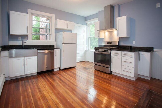 Building Photo - 207 Harvard St