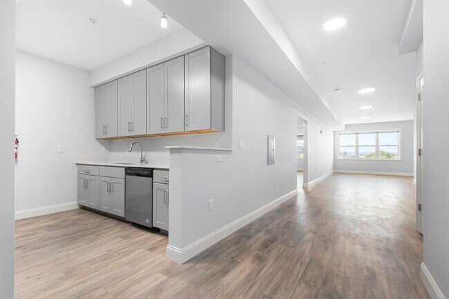 Building Photo - 2 Fisk St