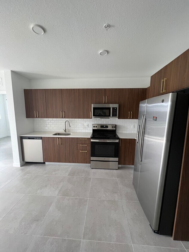 1004 Sunnybrook Rd Unit 819, Miami, FL 33136 Condo for Rent in Miami