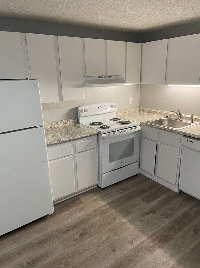 Kitchen - 3004 SW 209th Ave