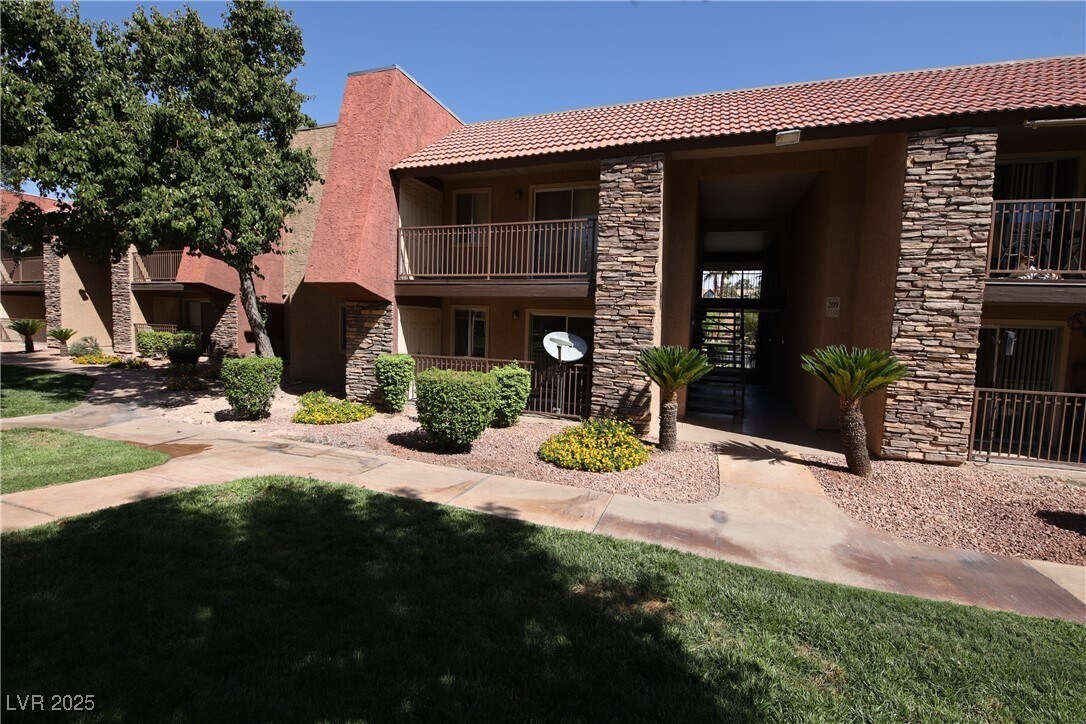 Primary Photo - 5081 River Glen Dr