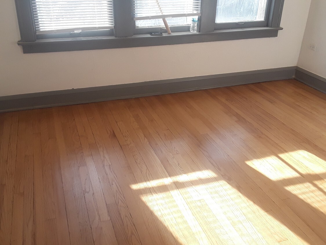 Sala de estar - 546 E 89th St