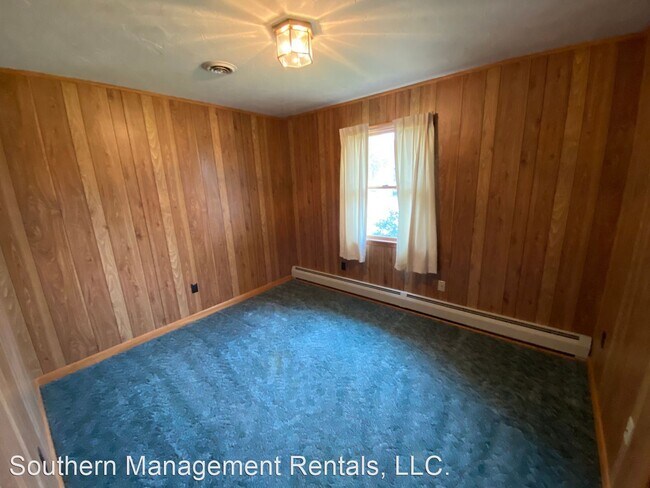 Building Photo - 3 br, 2.5 bath House - 39 South Main Street