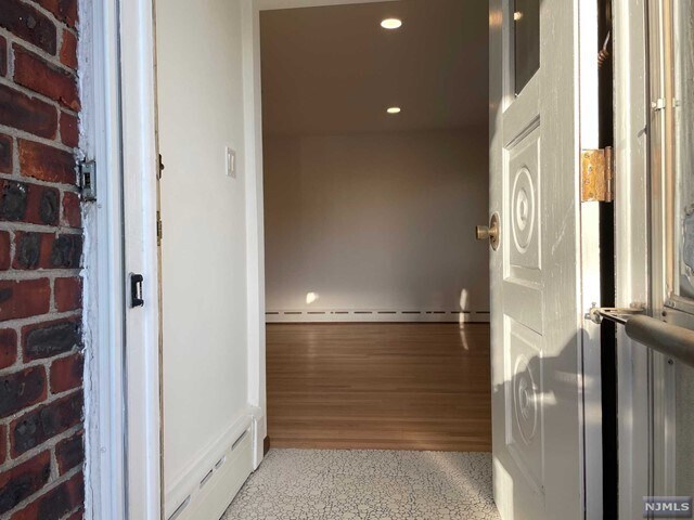 Building Photo - 590 Anderson Ave
