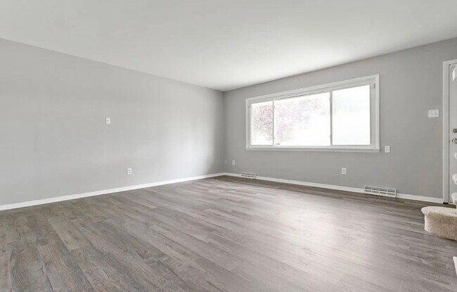 Building Photo - Charming 5 Bedroom/3 Bathroom Home with Large Finished Basement in Catonsville, MD!