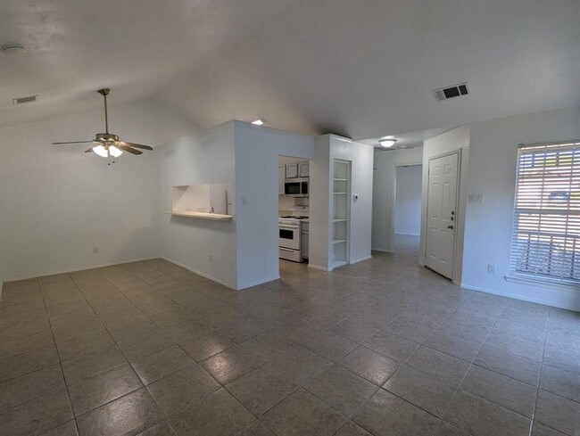 Building Photo - 12307 Patron Dr