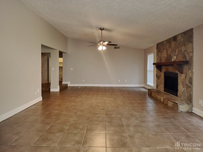 Building Photo - 4765 Jamerson Forest Cir