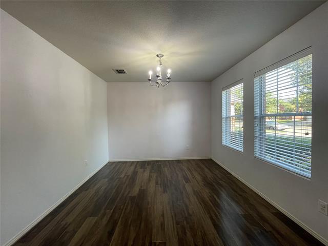 Building Photo - 2801 Mockingbird St