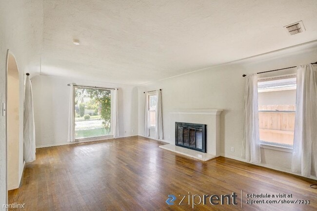 Foto del edificio - 4 br, 1 bath House - 115 East Weldon Avenu...