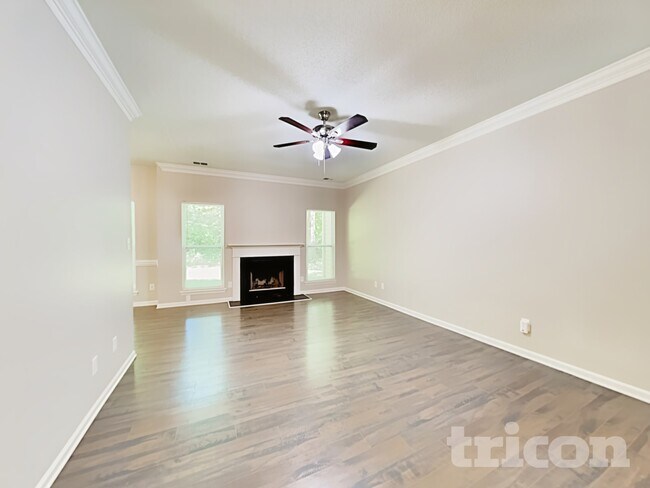 Foto del edificio - 7825 Pence Pond Ln