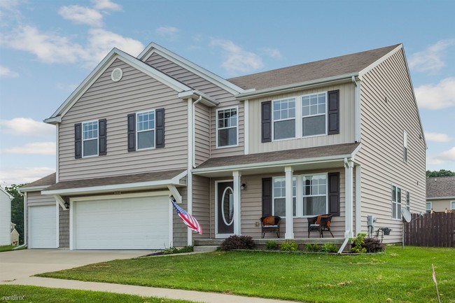 Building Photo - 10120 Canoe Cir