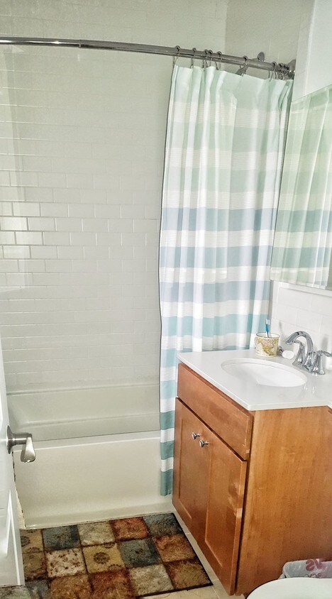 Foto del edificio - 321 E 73rd St