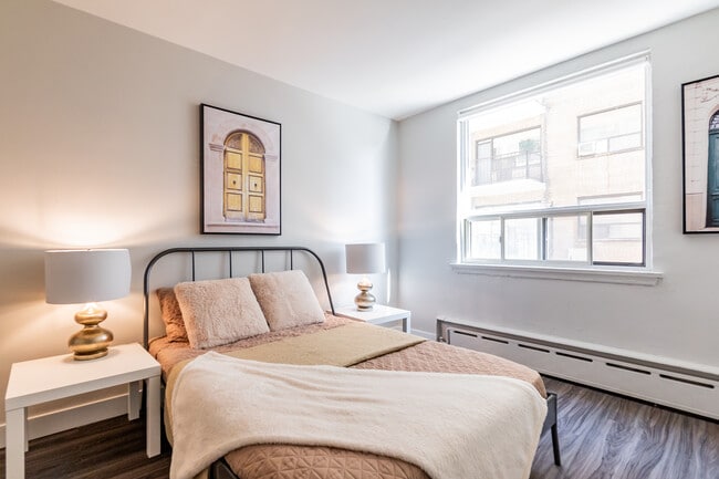 Photo - Eighty-five on Wellesley Apartments