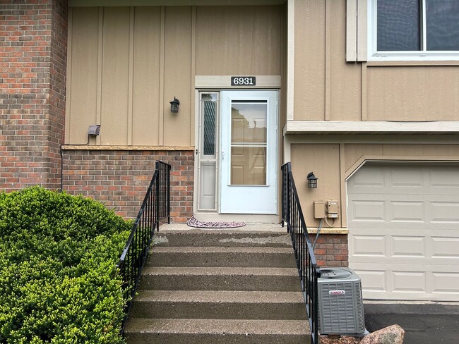 Foto del edificio - Available NOW! 3bd townhome in great Woodb...