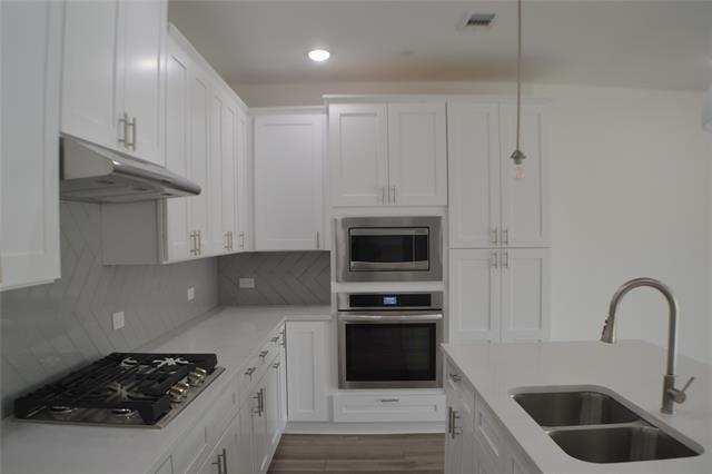 Building Photo - 5657 Woodlands Dr