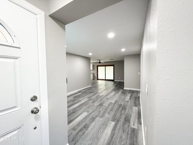 Foto del edificio - 8616 N 40th Dr