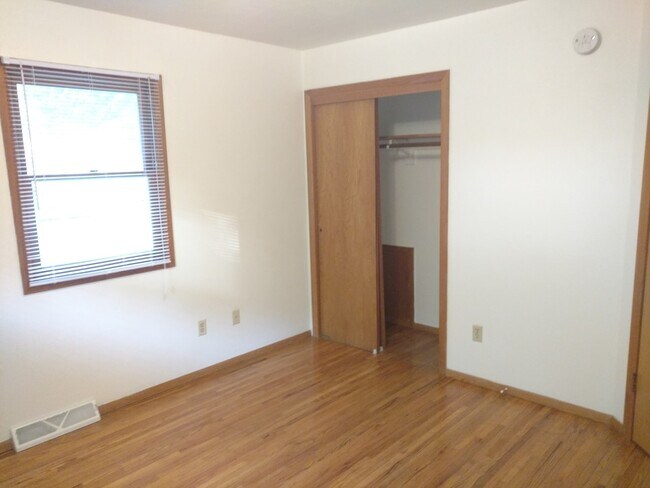 Foto del edificio - Now leasing for May 2026! Four Bed/Two Bath