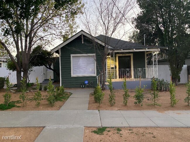 Building Photo - 2 br, 2 bath House - 3744 Stoddard Ave