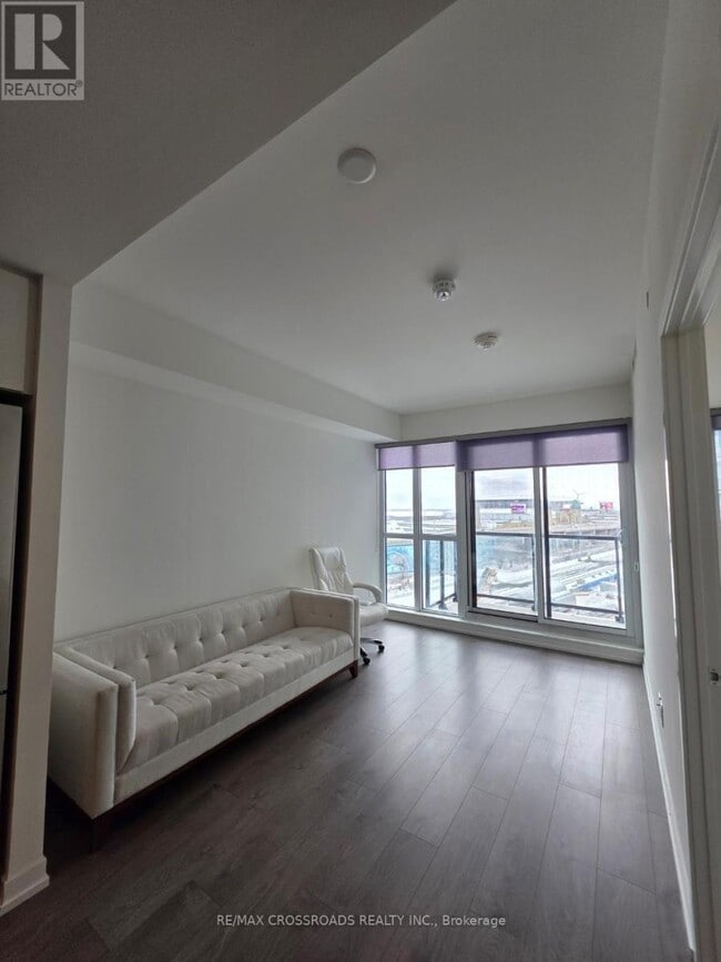 Building Photo - 49 E Liberty St