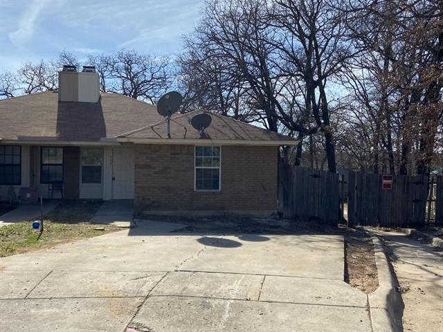 Foto principal - 702 Woodland Ct
