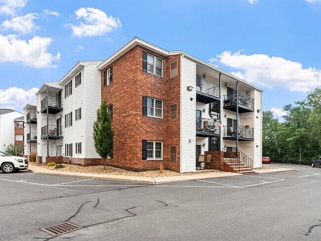 Building Photo - 45 Christopher Dr