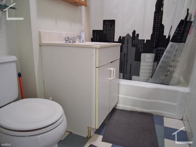 Building Photo - 2 br, 1 bath  - 103 Gordon St