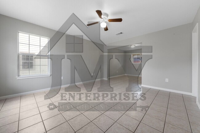 Foto del edificio - 815 Cravens St