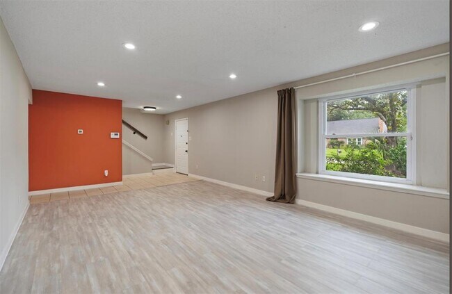 Building Photo - 25510 Chapel Ridge Ln