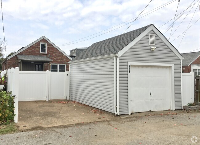 Building Photo - 3554 Jamieson Ave