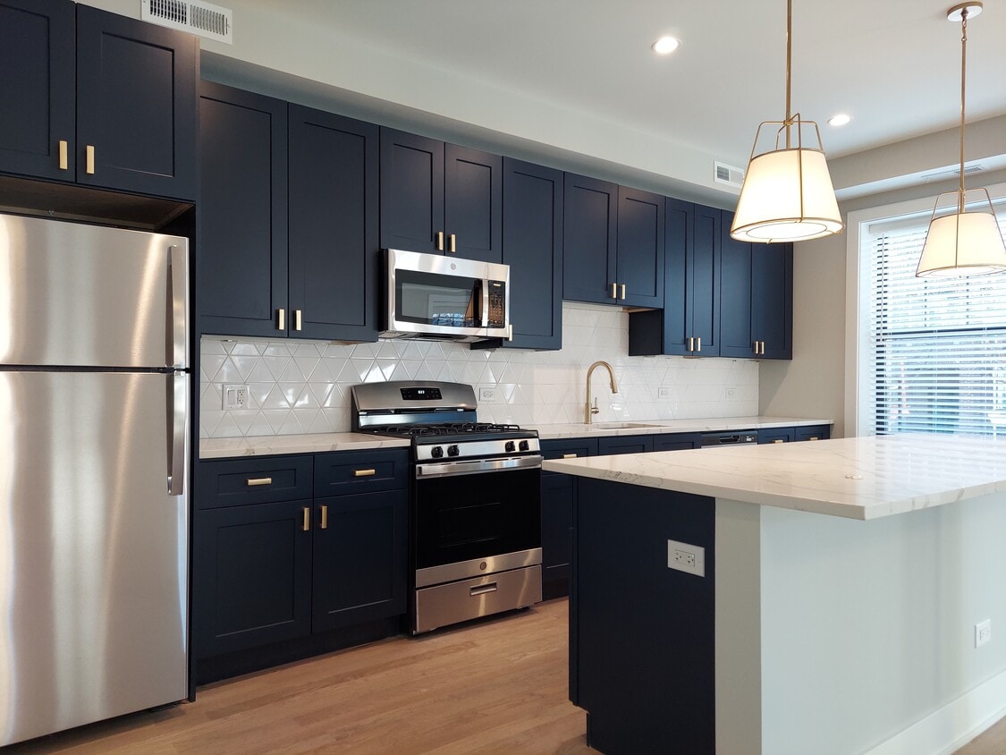 Foto principal - 4409 N Seeley Ave