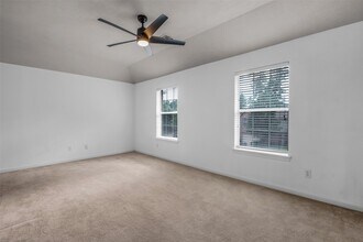 Building Photo - 75 N Spinning Wheel Cir