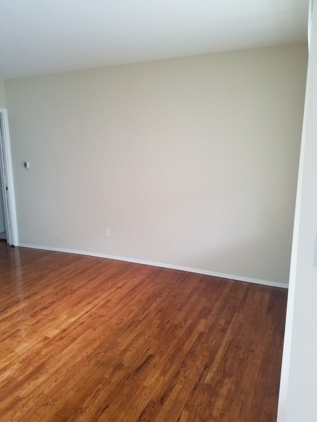 Foto del edificio - 13838 Burbank Blvd