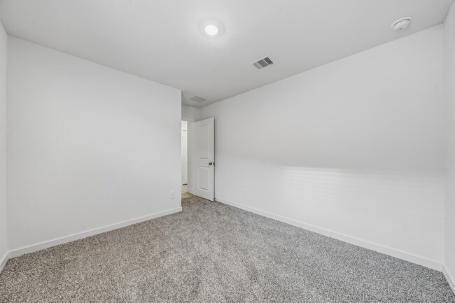 Building Photo - 3919 Langridge Dr