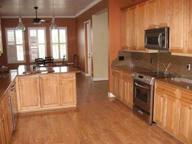 Building Photo - 487 NE Canoe Park Cir