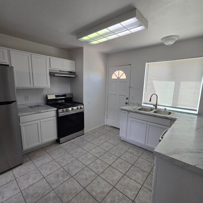 Foto del edificio - 5429 Overlook Dr NE
